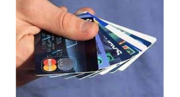 اسکناس یا کارت اعتباری، مساله این است / گسترش کارت‌های اعتباری از نشانه‌های حرکت جهانی به سوی اقتصادی بدون پول نقد است